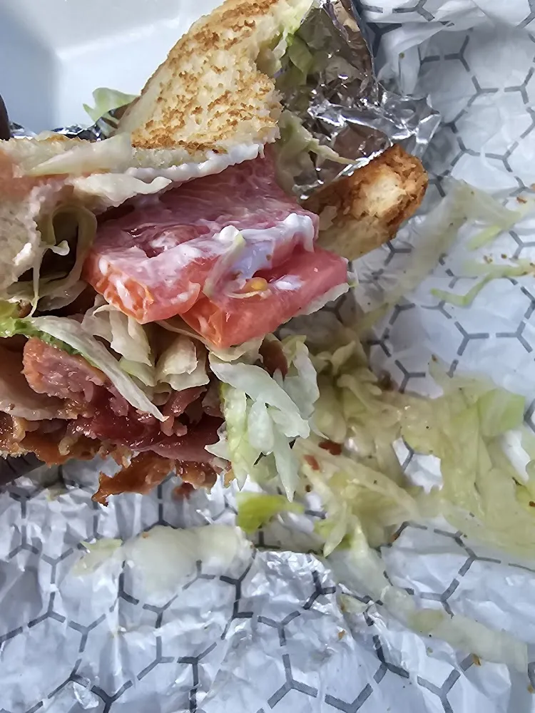 blt Sandwichwith Black Pepper